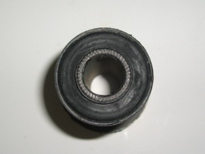 Buje parrilla inferior 4x4 96/98 Mitsubishi Montero K77